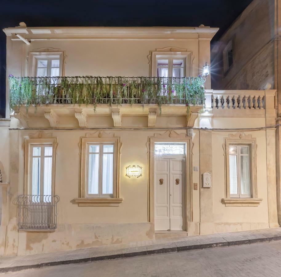 A Marchisa -Noto- Aparthotel ภายนอก รูปภาพ